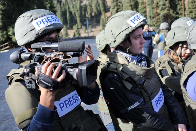 Журналистов обучали работе  в зоне военного конфликта в горах