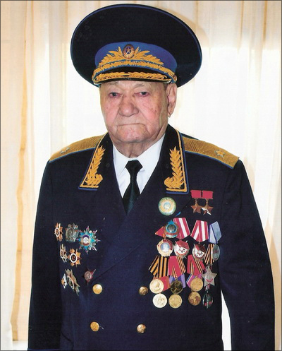 дважды Герой Советского Союза Талгат БЕГЕЛЬДИНОВ