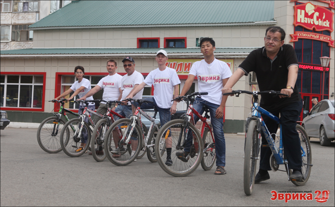Вековой юбилей казахстанского велоспорта сотрудники &laquo;Эврики&raquo; встретили на колёсах