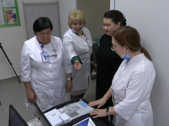 Еріктілер емханаға тегін ЭКГ аппаратын тарту етті 