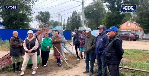 Дорога и детская площадка очень нужны жителям окраины