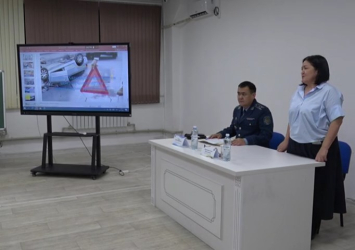 В Актобе проверили студентов на знание правил дорожного движения