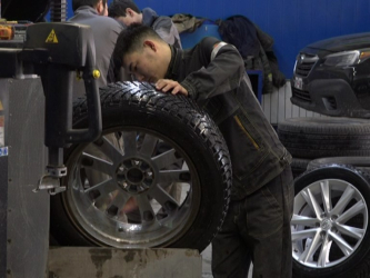 В Актобе подходит к завершению сезон замены шин