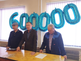 АЗХС поздравил семью 600-тысячного актюбинца