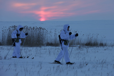 Государственную границу охраняет народ!