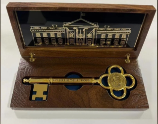 Трамп подарил Токаеву «ключ» от Белого дома