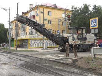 Некрасов көшесінің бойында жол жөндеу жұмыстары қарқын алған 