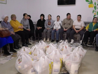 Представители мечети помогли особенным детям