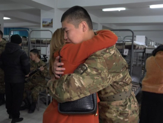 «Армия - глазами матери»: в Актобе родителям показали, как служат их сыновья