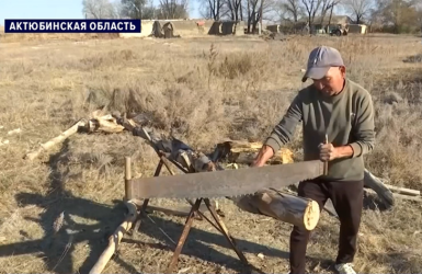 Отец-одиночка добивается права воспитывать двух дочерей