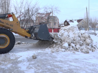 Шаһарда қардан аршылмай, шет қалып жатқан көшелер де бар