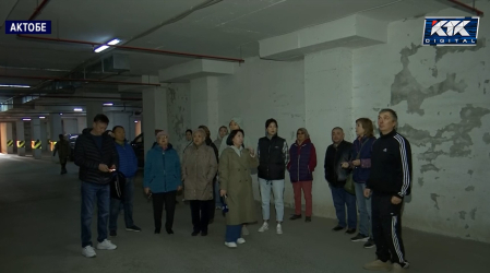 Двухэтажное строение возводят на крыше паркинга