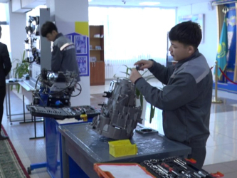 Мектеп оқушылары диплом алды 