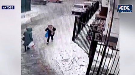 У девочки на улице вырвали из рук планшет