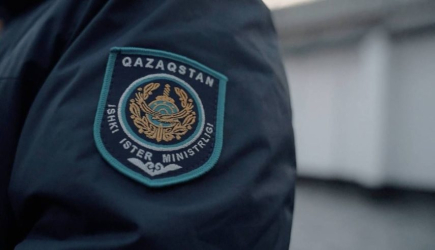 Суд вернул на службу оскандалившихся актюбинских полицейских