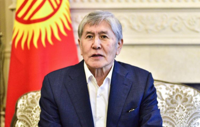 «Оставили на улице под дождем»
