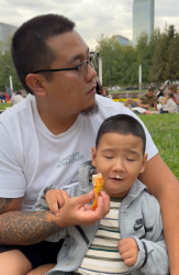 Прикрываясь больным ребёнком, супруги собрали и потратили на себя 2 млрд тенге