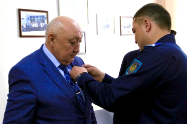 Полковника Есена Есмаханова поздравили с 70-летием