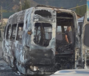 В день траура 18 второклашек едва не сгорели заживо в автобусе