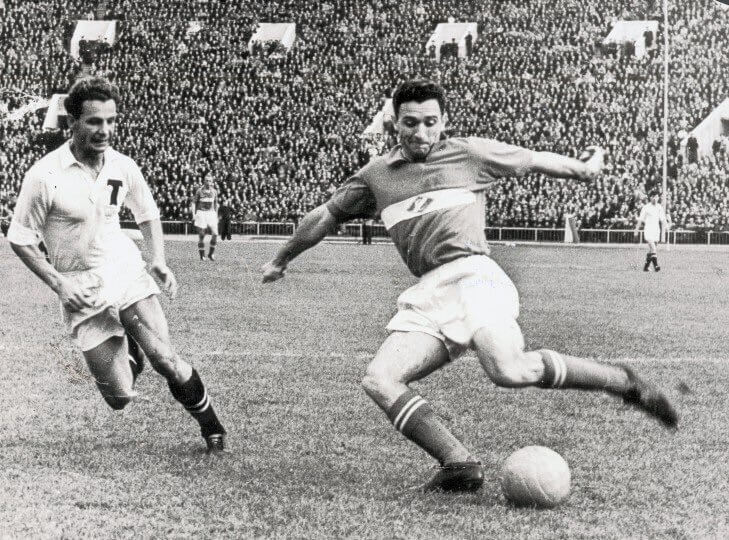 футболист (1).jpg футболист (1).jpg