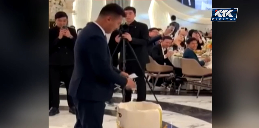 депутат (1).jpg