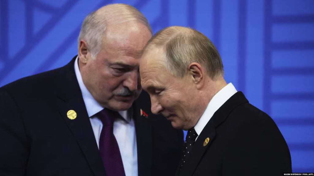 Александр ЛУКАШЕНКО находится у власти в Беларуси 31 год, Владимир ПУТИН руководит Россией четверть века..jpg